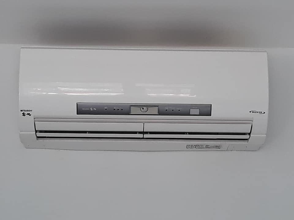 Cửa hàng bán máy lạnh nội địa ở Sài Gòn
