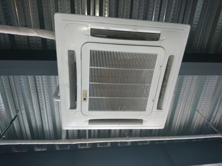 Máy Lạnh Âm Trần Cũ Retech 4hp