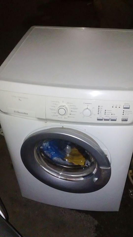 Máy Giặt Electrolux 7,0kg Lồng Ngang Hàng Thái