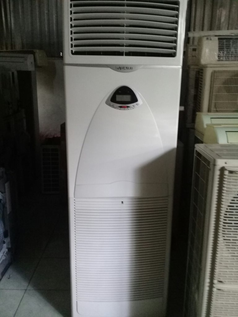 Máy Lạnh Tủ Đứng Cũ Fuji 3HP