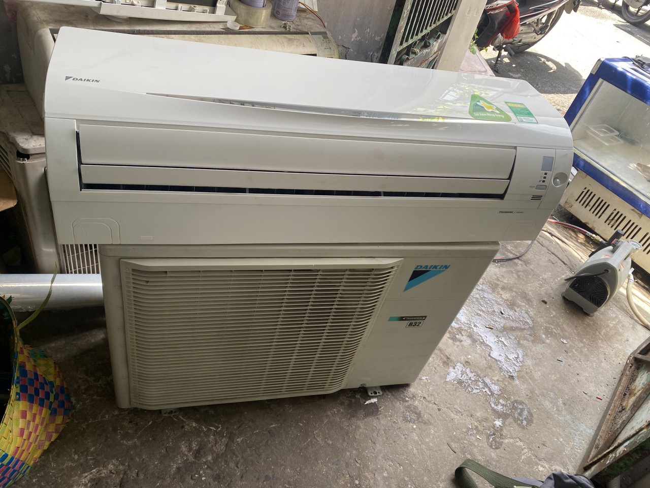 Máy lạnh cũ Daikin 2HP hàng inverter như mới