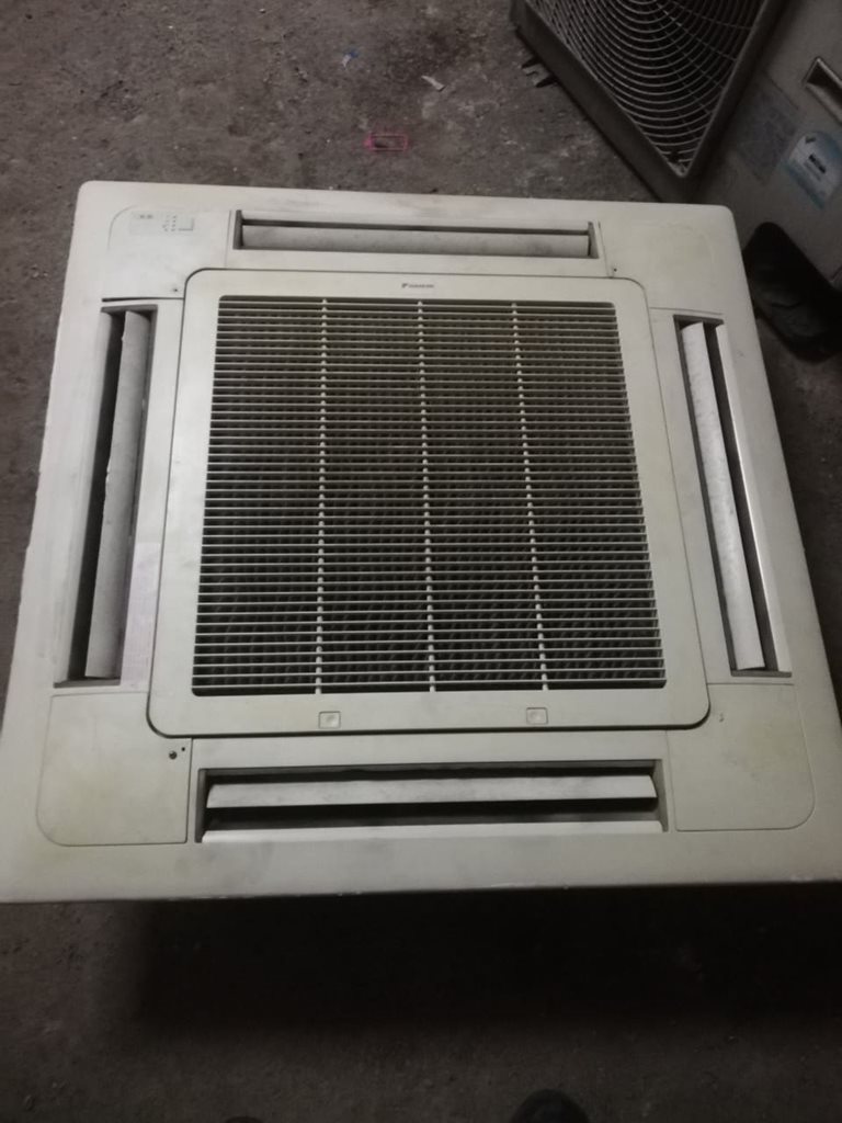 Máy Lạnh Âm Trần Cũ Daikin 4hp