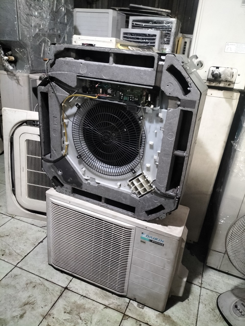 Máy lạnh âm trần Daikin 3HP Inverter giá rẻ