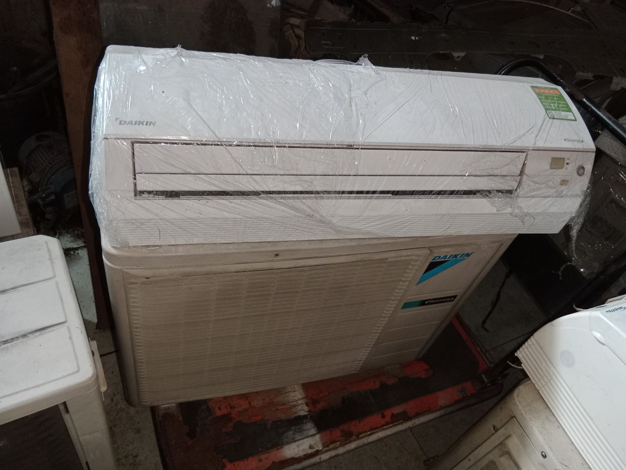 Máy lanh Daikin 1,5hp inverter thailan