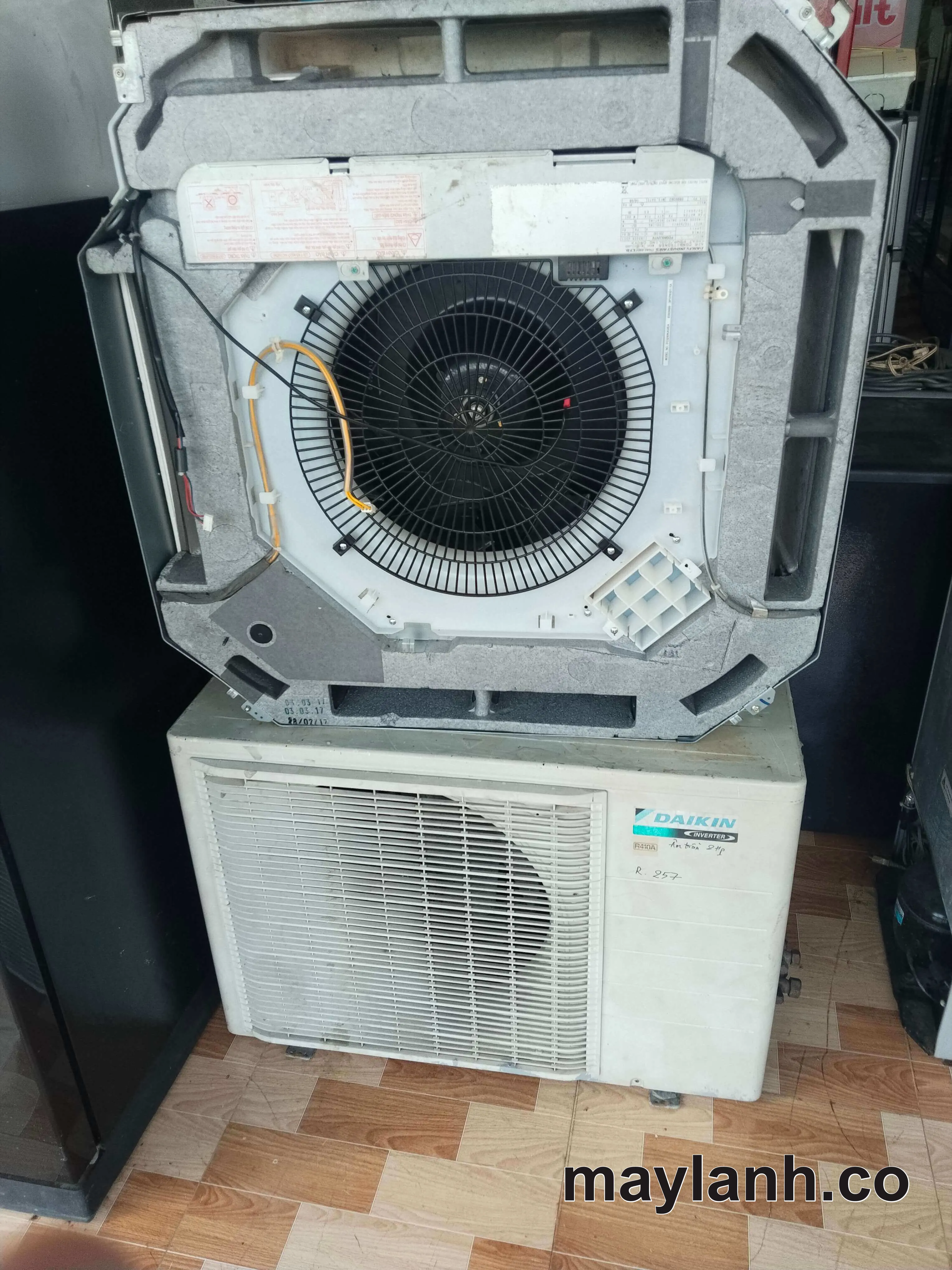 Máy Lạnh Âm Trần Daikin 2.5hp Inverter